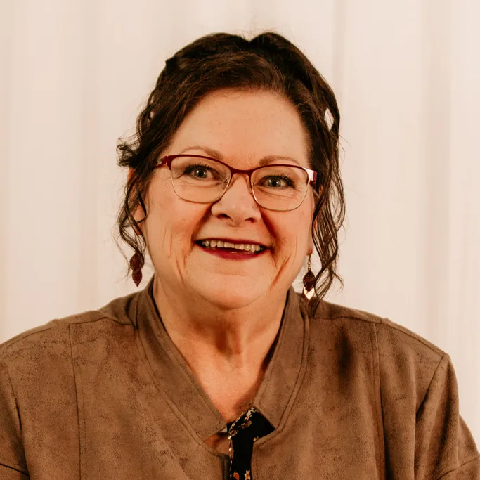 Lucie – Adjointe 01